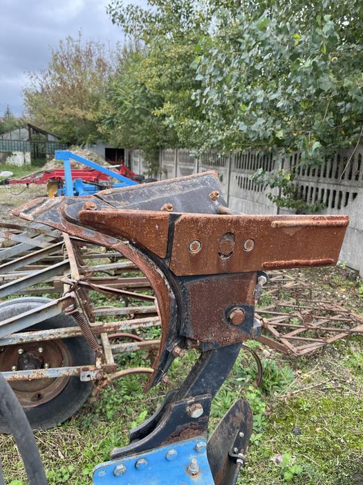 Плуг оборотний