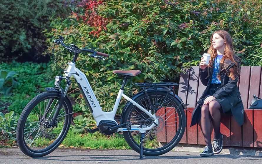 Linda z Jobobike - rower elektryczny, dostępny od ręki, duży zasięg