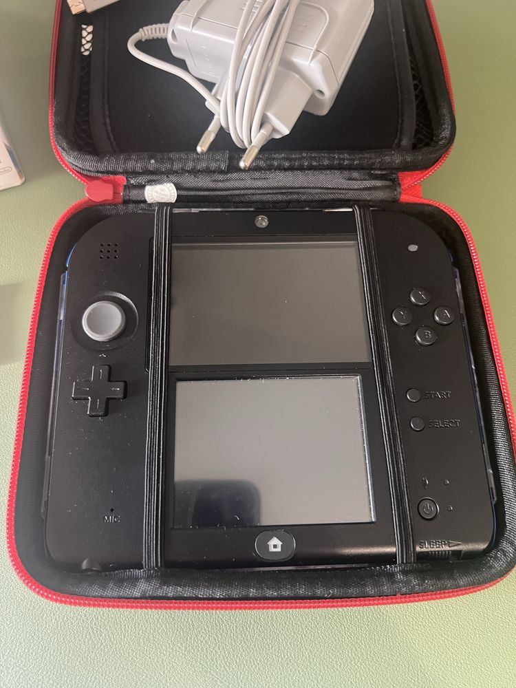 Coleção Completa Inazuma Eleven + Nintendo 2DS com Estojo e Carregador