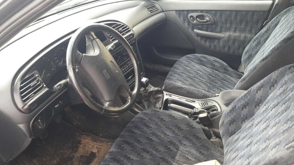 Ford Mondeo 1.6 i Gasolina 90 cv / 66 kW