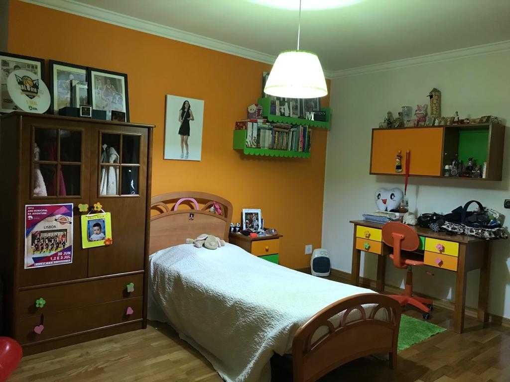 Mobília de quarto de menina. Ótimo estado.