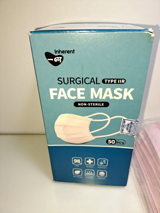 Maseczki jednorazowe Po 50 sztuk w opakowaniu