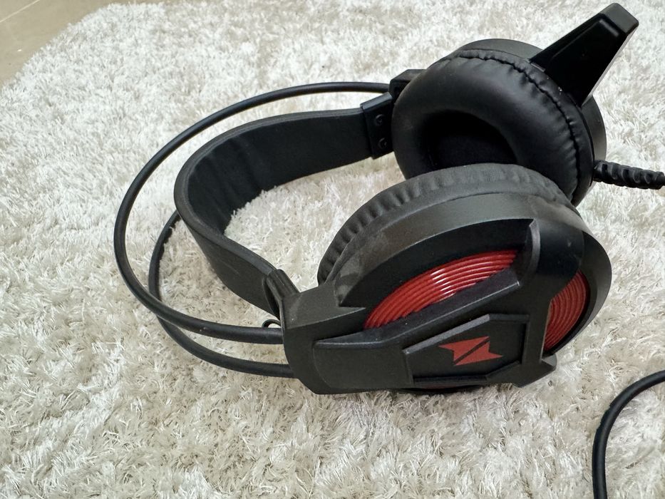 Fone de ouvido headset para jogos Redragon Memecoleous H112.