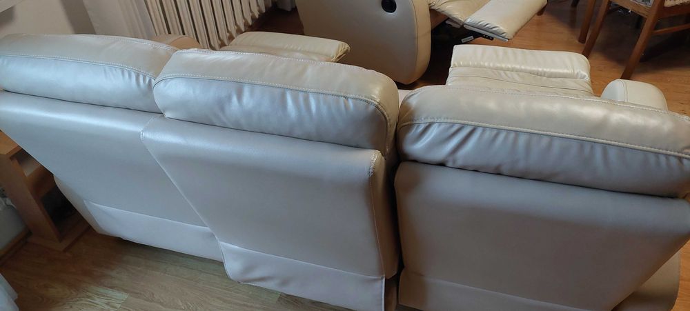 Sofa z 3 m. do siedzenia i 2 fukcjami relax oraz 2 fotele z 2 f. relax