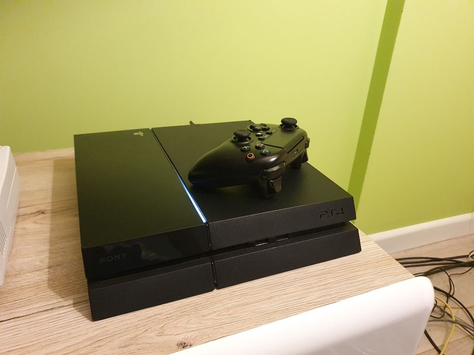 Sony PS4 500GB z napędem + Pad + Gry Fortnite Roblox Gran Turismo FC26