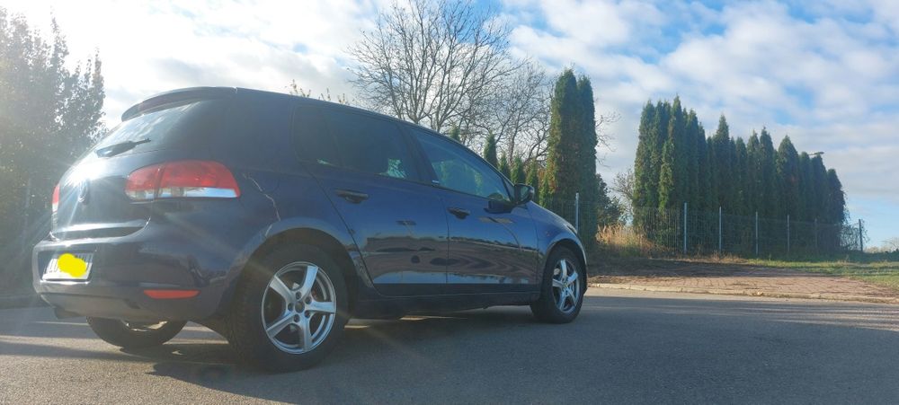 Volkswagen Golf 6, 2012r 1.6, opony zimowe w  super stanie, grzane fot
