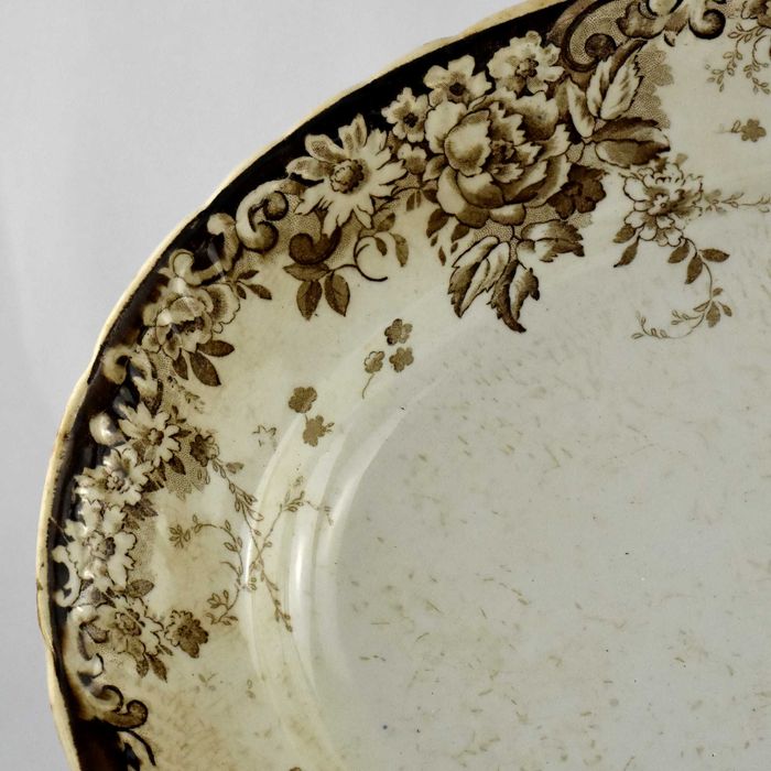 Travessa Faiança Real Fábrica de Sacavém séc. XIX