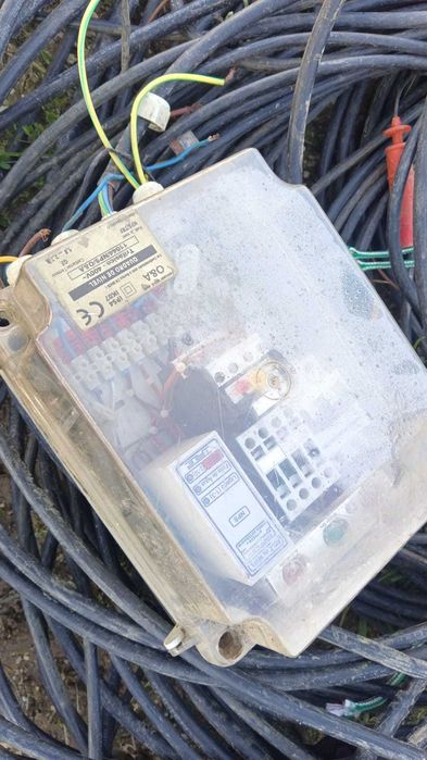 Bomba de furo com 200 metros de tubo.