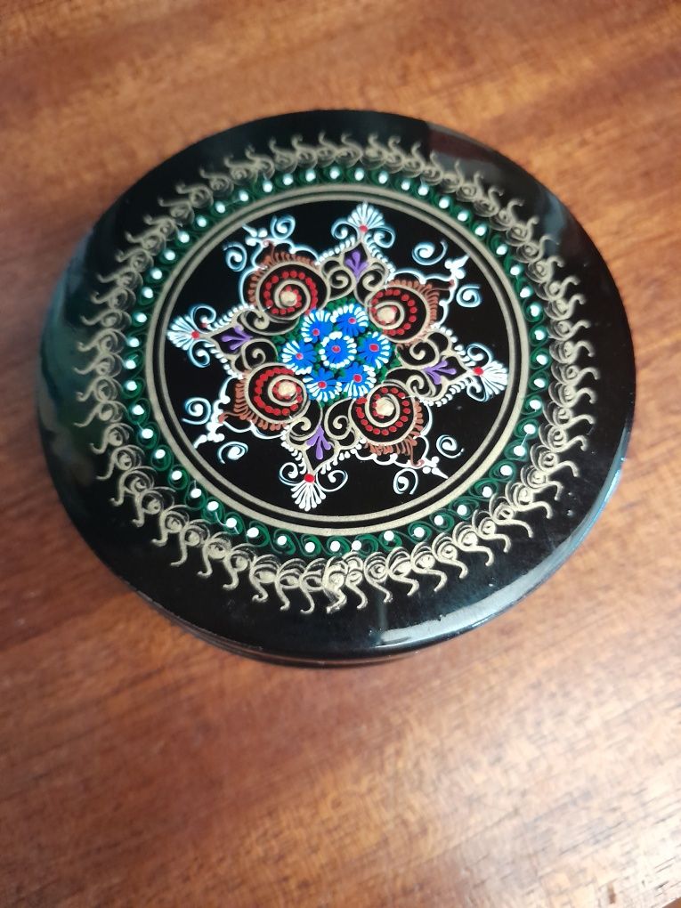 Caixa de charão pintada à mão