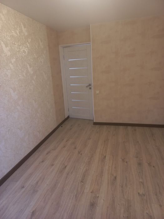 Продам 3-х кімн.-студіо в р-ні стомат.полікл.