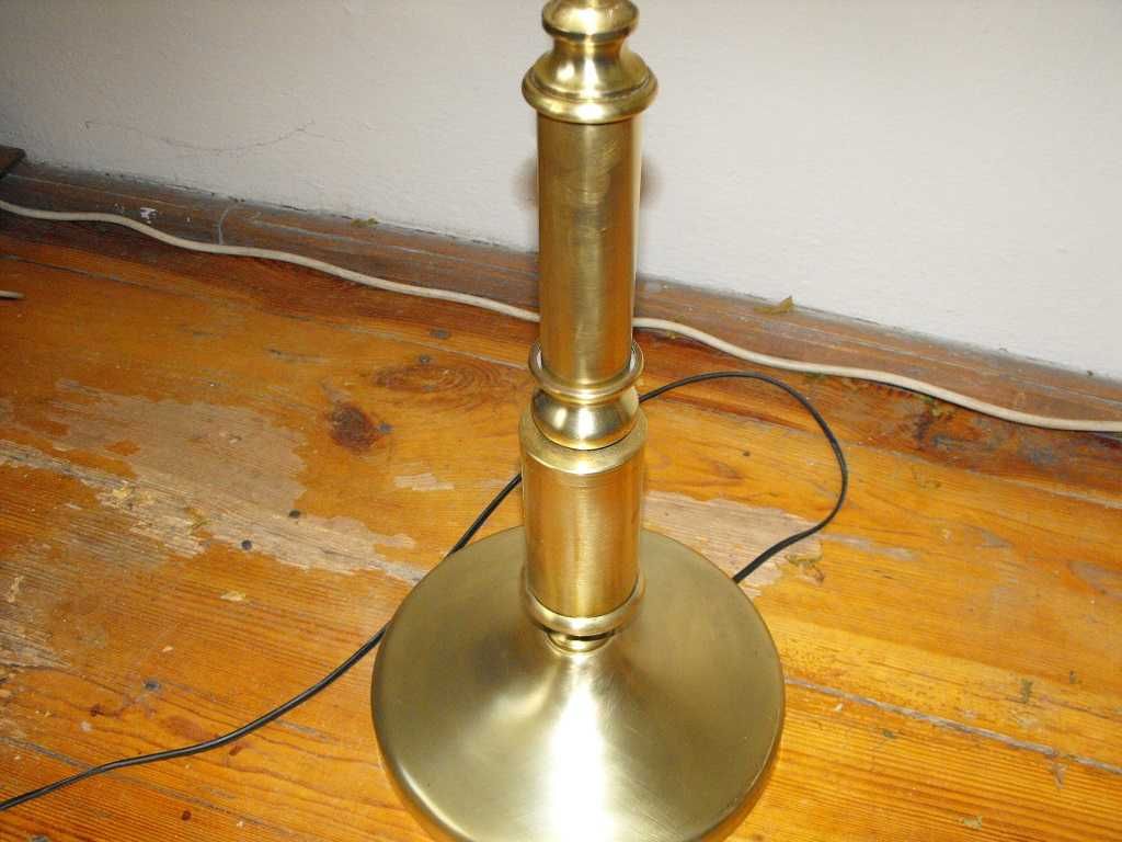 Mosiężna lampa podłogowa z abażurem