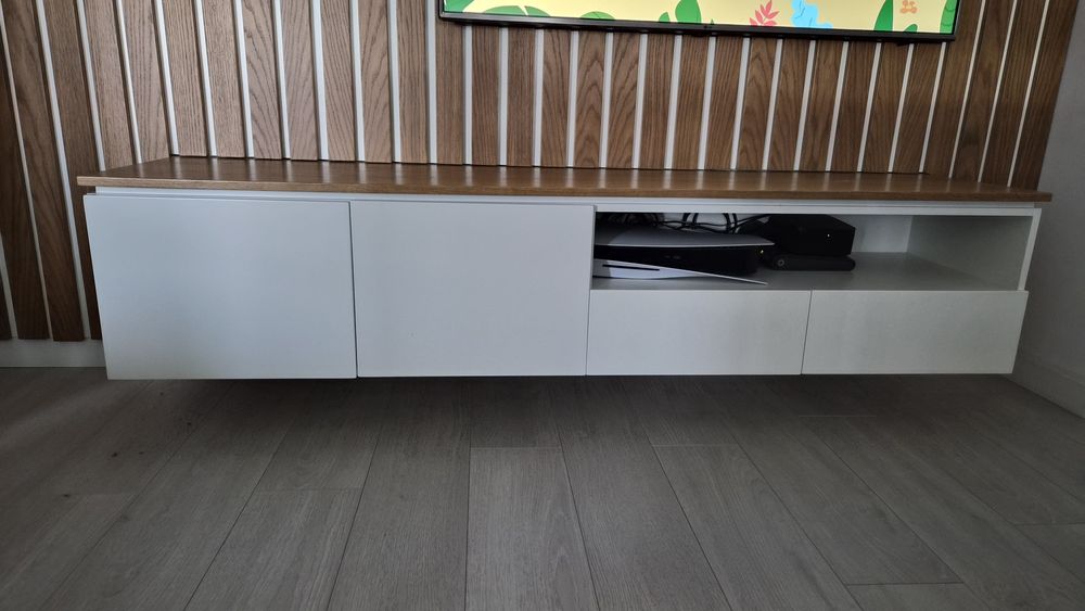 Movel + ripado branco e carvalho