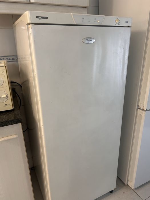 Arca Congeladora Vertical Whirlpool A-Class