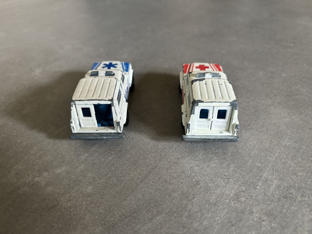 Resoraki Majorette 2X Jeep Wagoneer Ambulance Ambulans made in France