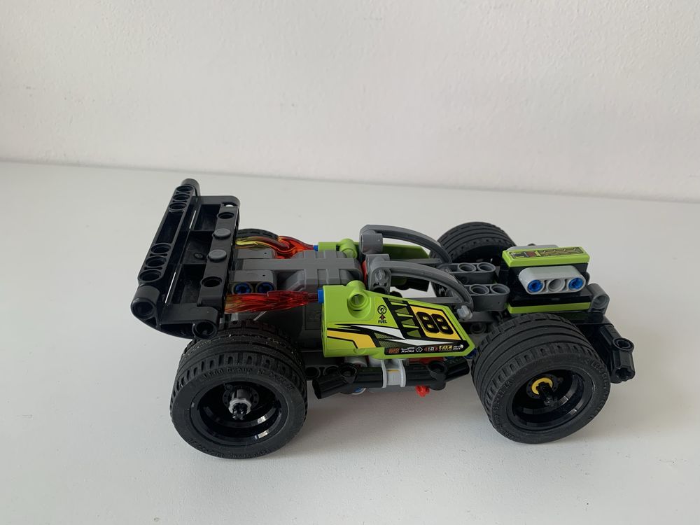 LEGO Technic Żółta wyścigówka 42072 samojeżdżąca