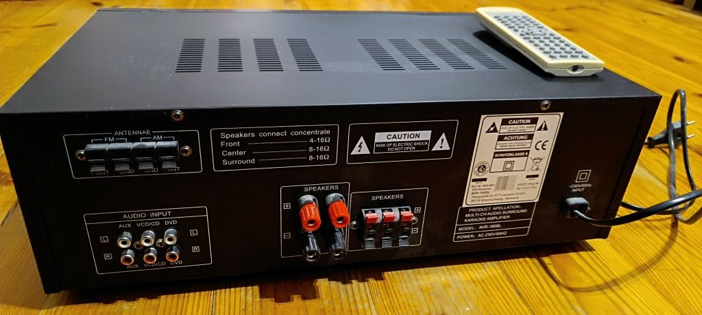 Wzmacniacz z tunerem, z funkcją karaoke MCVoice AVR 180BL