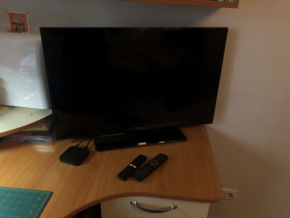 Телевізор бу Philips 32PFL3807 + смарт приставка xiaomi box