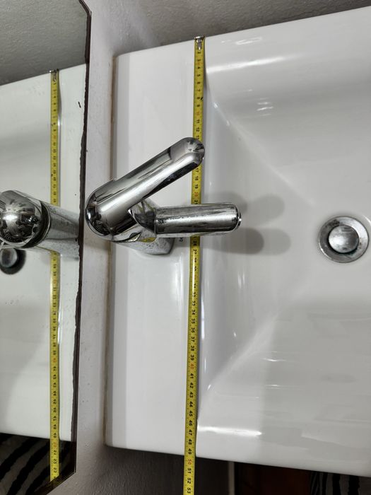 Lavatorio de WC com estutura