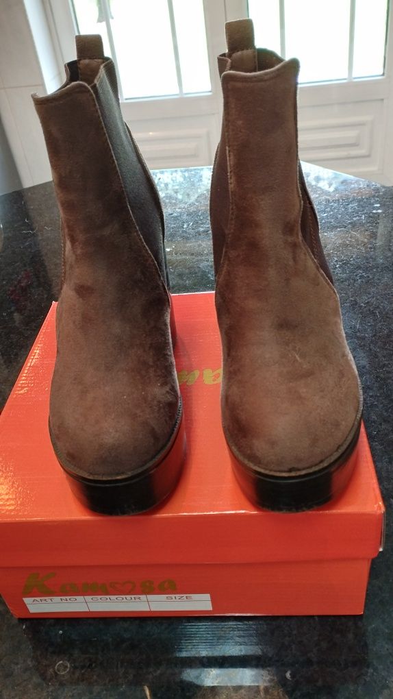 Botas tam 36, com tacão e compensação
