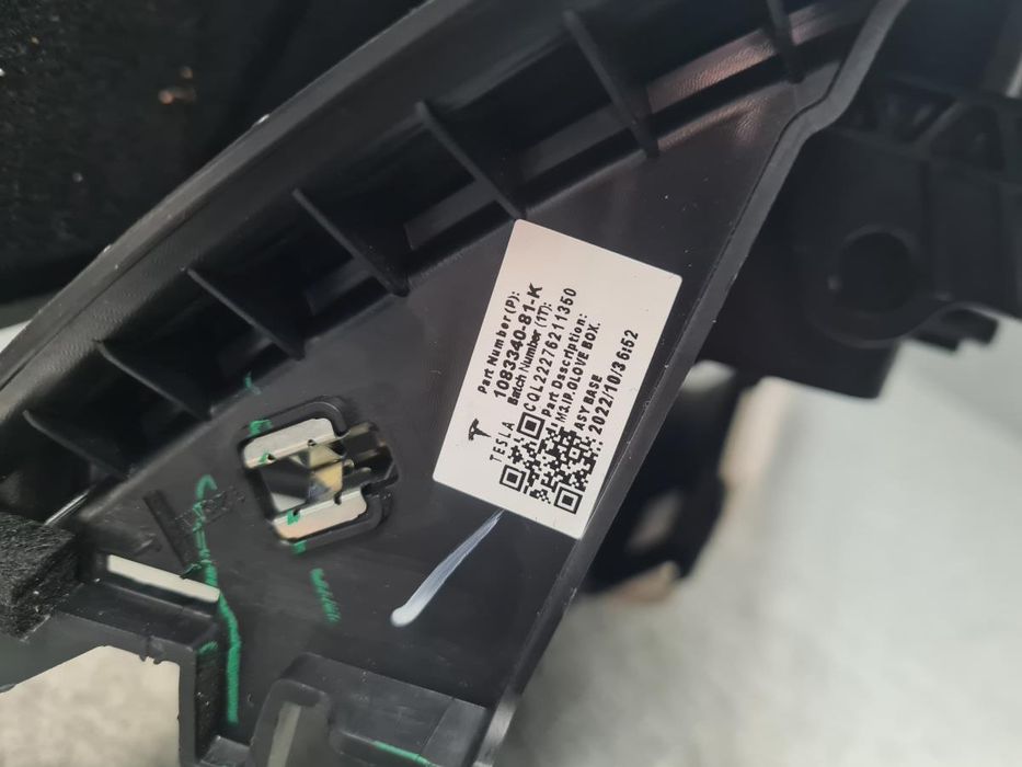 Porta luvas TESLA Model 3 (5YJ3)