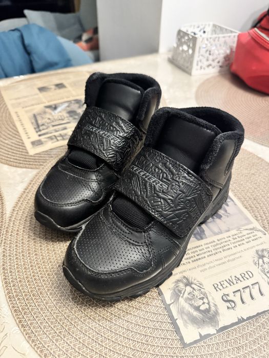 Продам черевики Skechers 33 розмір