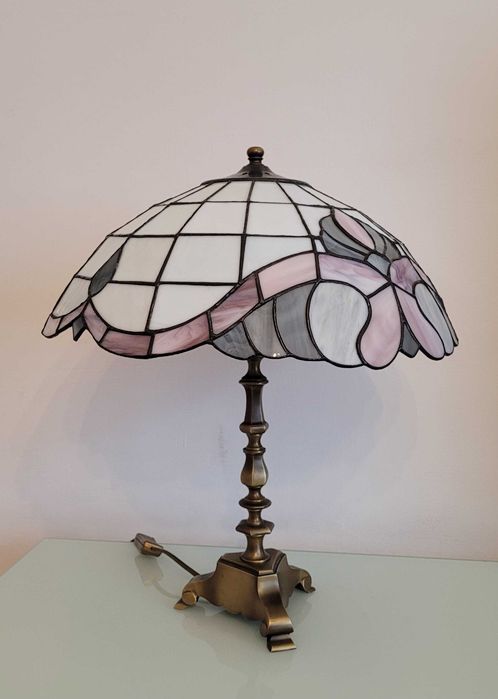 Lampa witrażowa typu Tiffany