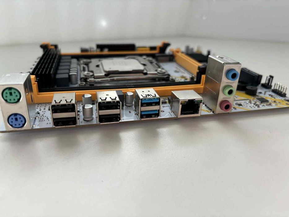 Płyta główna LGA2011 + Procesor Intel Xeon