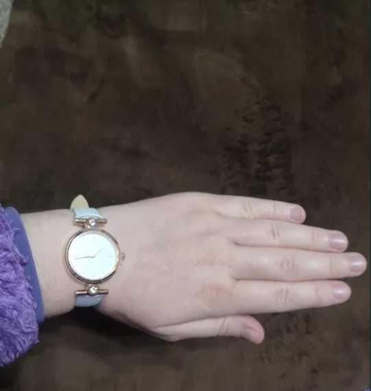 Елегантний наручний годинник (часы) з кварцовим механізмом