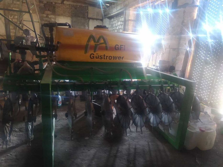 Cultan для внесення рідких добрив від німецького виробника Gustrower