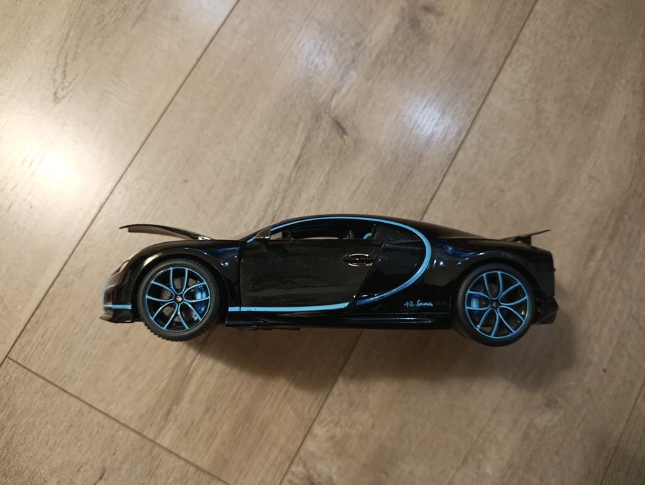 Samochodzik Bugatti Chiron 42 Sec Version 1:18 BBURAGO