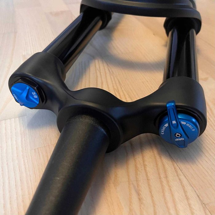 Fox 38 Float Performance  27,5" skok 160 Tapere Boost enduro ebike mtb