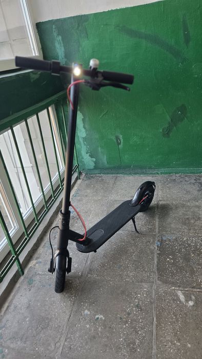 Продаю електросамокат у гарному технічному та зовнішньому стані.