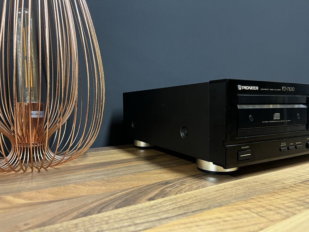 Pioneer PD-7100 - odtwarzacz CD lata 90-te wysoki model