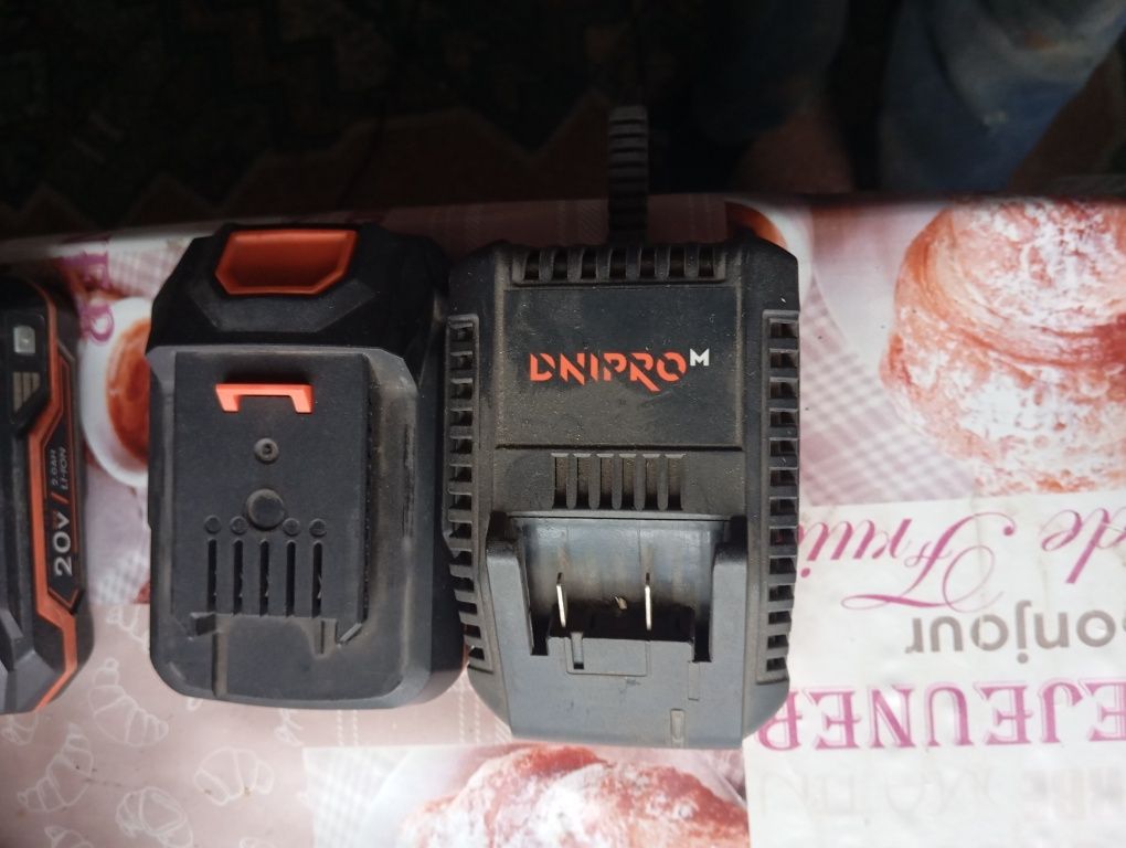 Продам шуруповерт Дніпро Ем 20