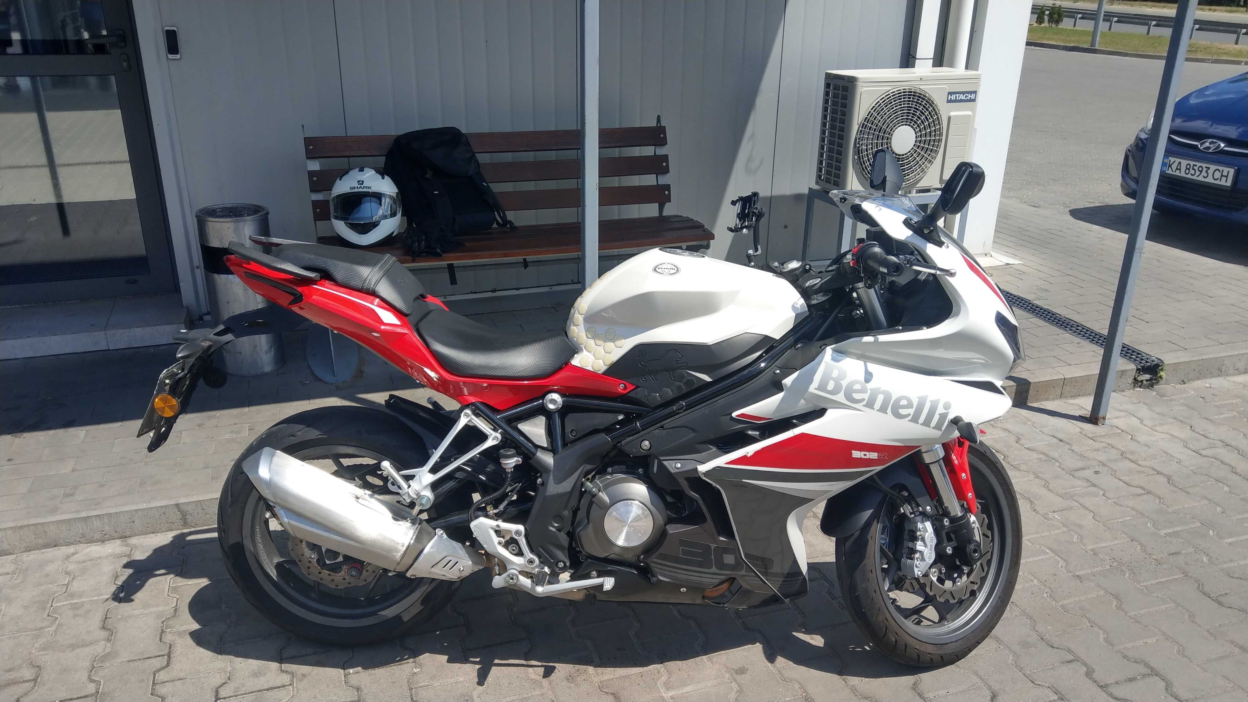 Продам мотоцикл Benelli 302R ABS