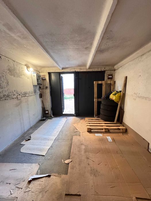 Здам гараж в центрі вул. Прибузька!