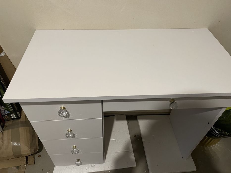 Toaletka prawie nowa