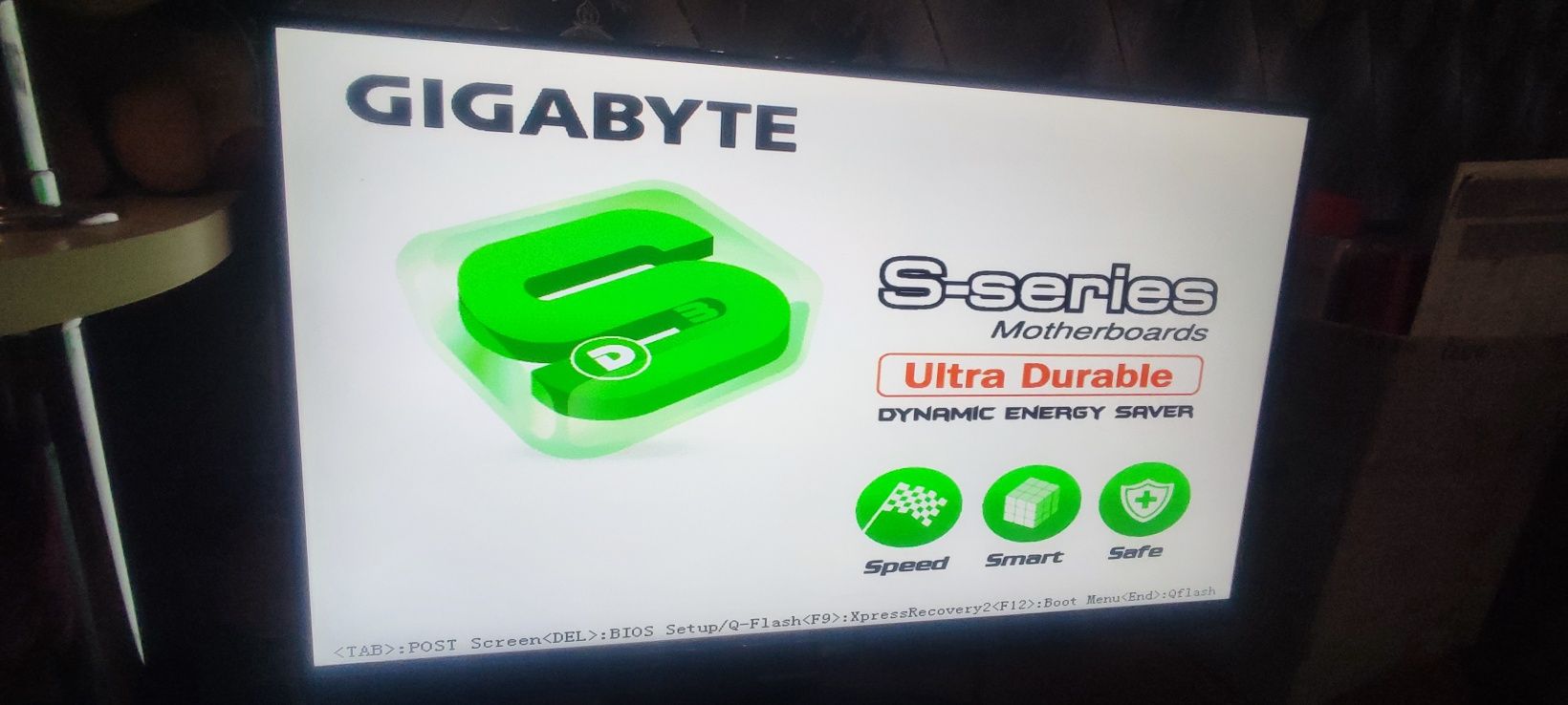 Материнська плата  gigabyte GA-EP31-DS3L для 4-х ядерних cpu 775 сокет