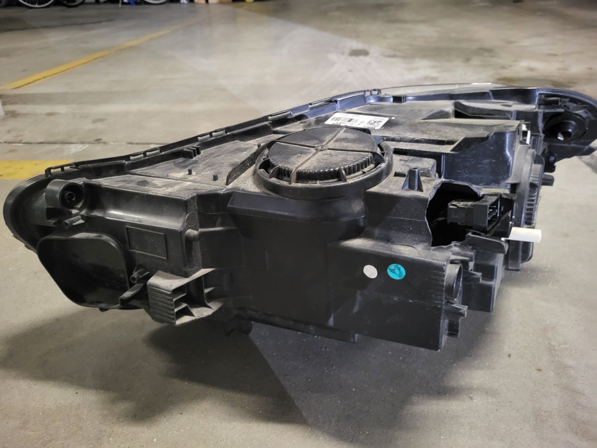Lampa przód prawa bmw x1 F48 USA  h7