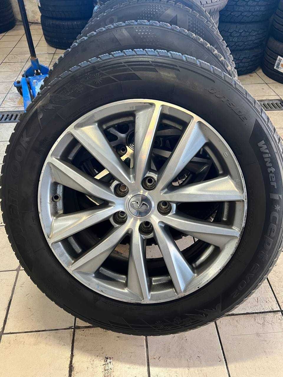 Диски Infiniti R17 с резиной Kumho WinterCraft WP51 225/60