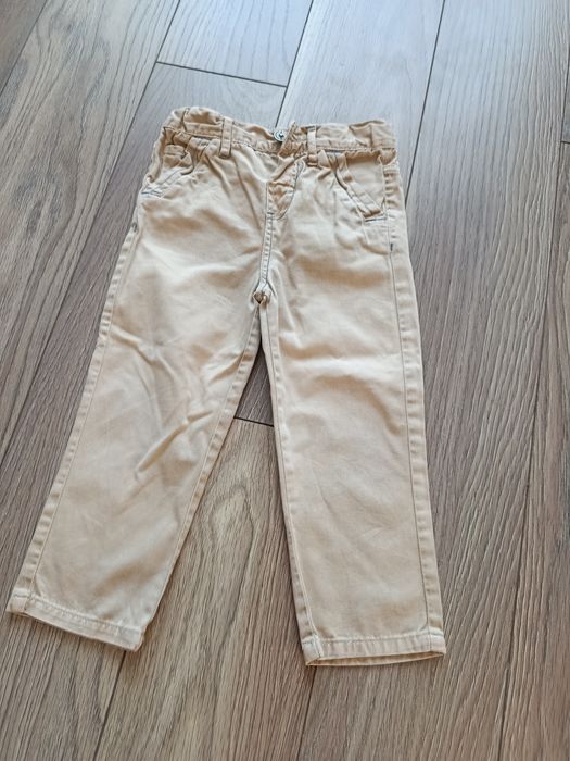 Spodnie chłopięce w rozmiarze 86-92