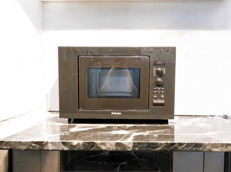 Мікрохвильова піч Miele M 8161-2 вбудована НВЧ