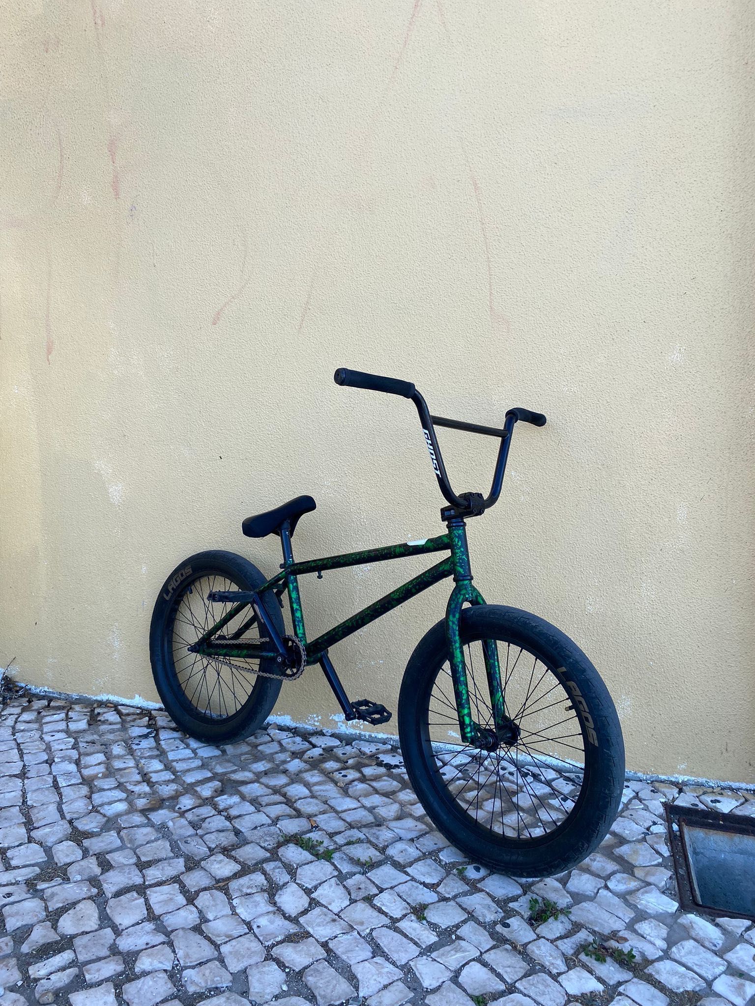 Bicicleta estilo bmx