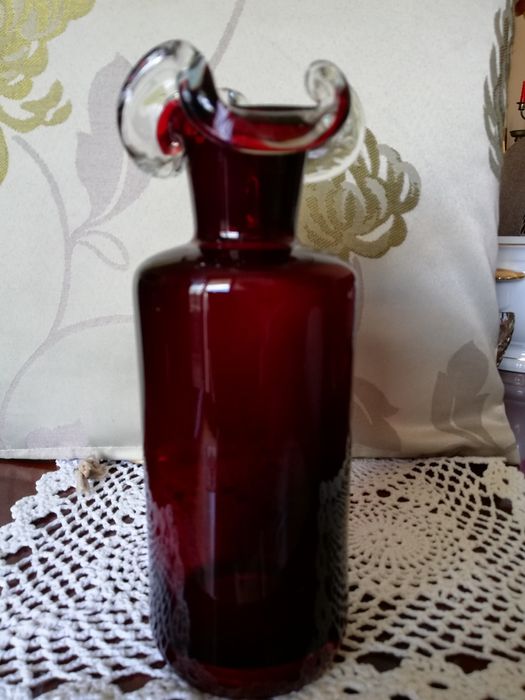 Wazon kolorowe szkło, osiołek, falbanka