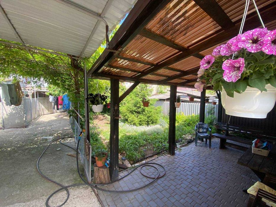 2 Дома+гараж на 2 машины Зеленый двор