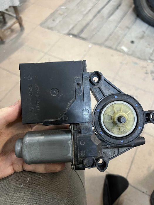 Silniczek Szyby Moduł LEWY Przód Golf 5 Passat B6 Octavia 2