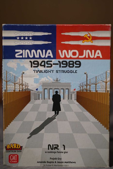 Twilight struggle, Zimna wojna, gra planszowa, karty w koszulkach.