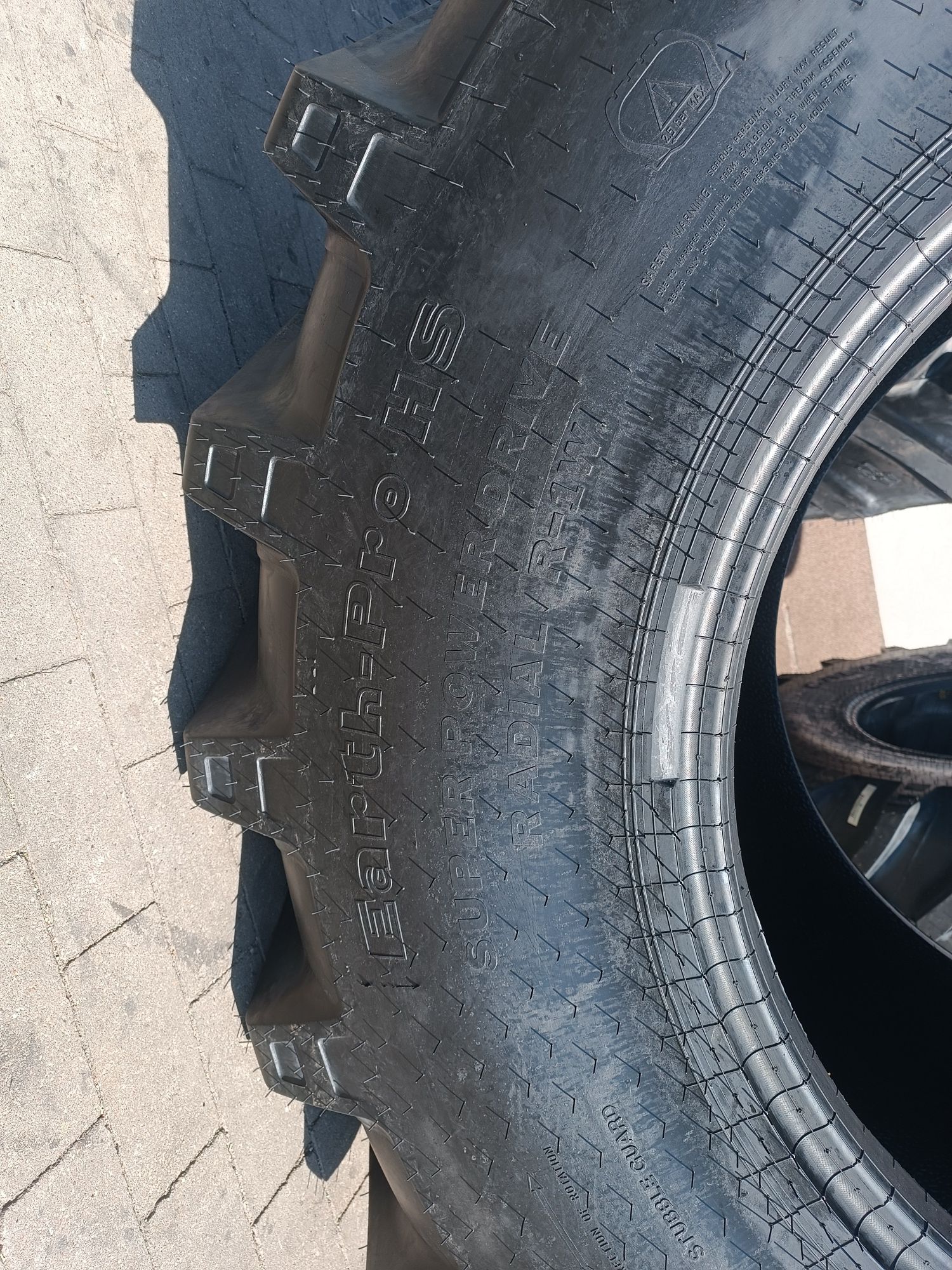 650/75R32 Galaxy Earth- PRO HS Radial 24.5R32