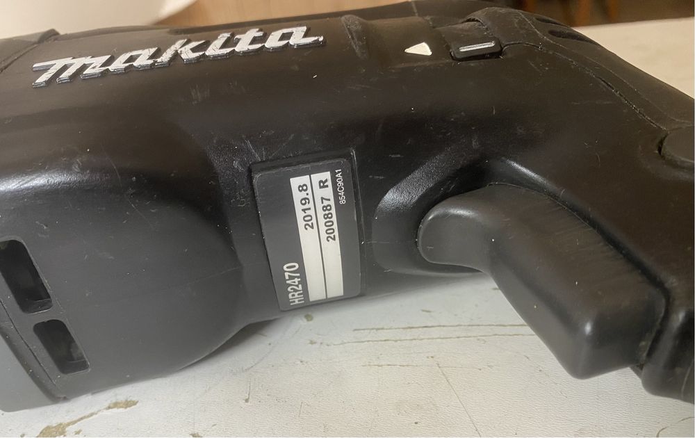 Перфоратор → Makita HR2470 на 2.4 Дж. | 780 Вт.