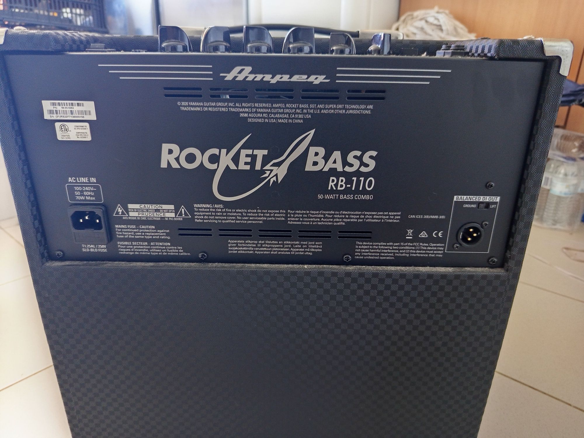 Amplificador de baixo Ampeg Rocket Bass RB-110